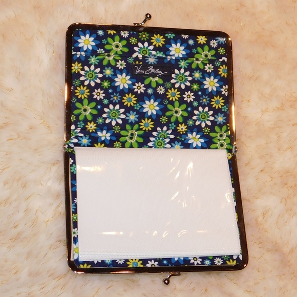 Vera Bradley Daisy Daisy Photo Album Wallet - Picture 7 of 7